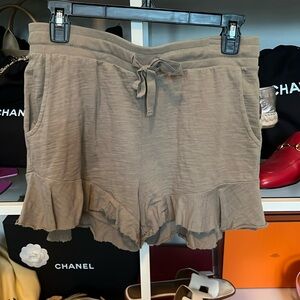 Nation shorts with ruffle hem